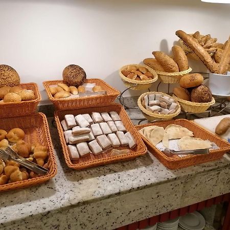 Hotel Apartments Villaggio Dei Fiori 4 Stars Luxury - Great Family Resort - Pet Friendly - With Hypermarket - Delivery Restaurant-Pizzeria - Room Breakfast With Supplement - Ultra Fast Wi-Fi - Play Area For Children - Olympic Swimming Pool - Parking Caorle Bagian luar foto