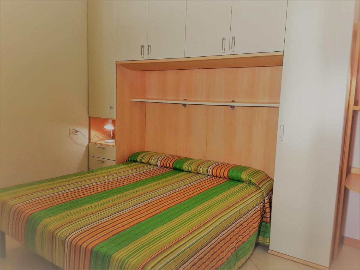 Hotel Apartments Villaggio Dei Fiori 4 Stars Luxury - Great Family Resort - Pet Friendly - With Hypermarket - Delivery Restaurant-Pizzeria - Room Breakfast With Supplement - Ultra Fast Wi-Fi - Play Area For Children - Olympic Swimming Pool - Parking Caorle Bagian luar foto