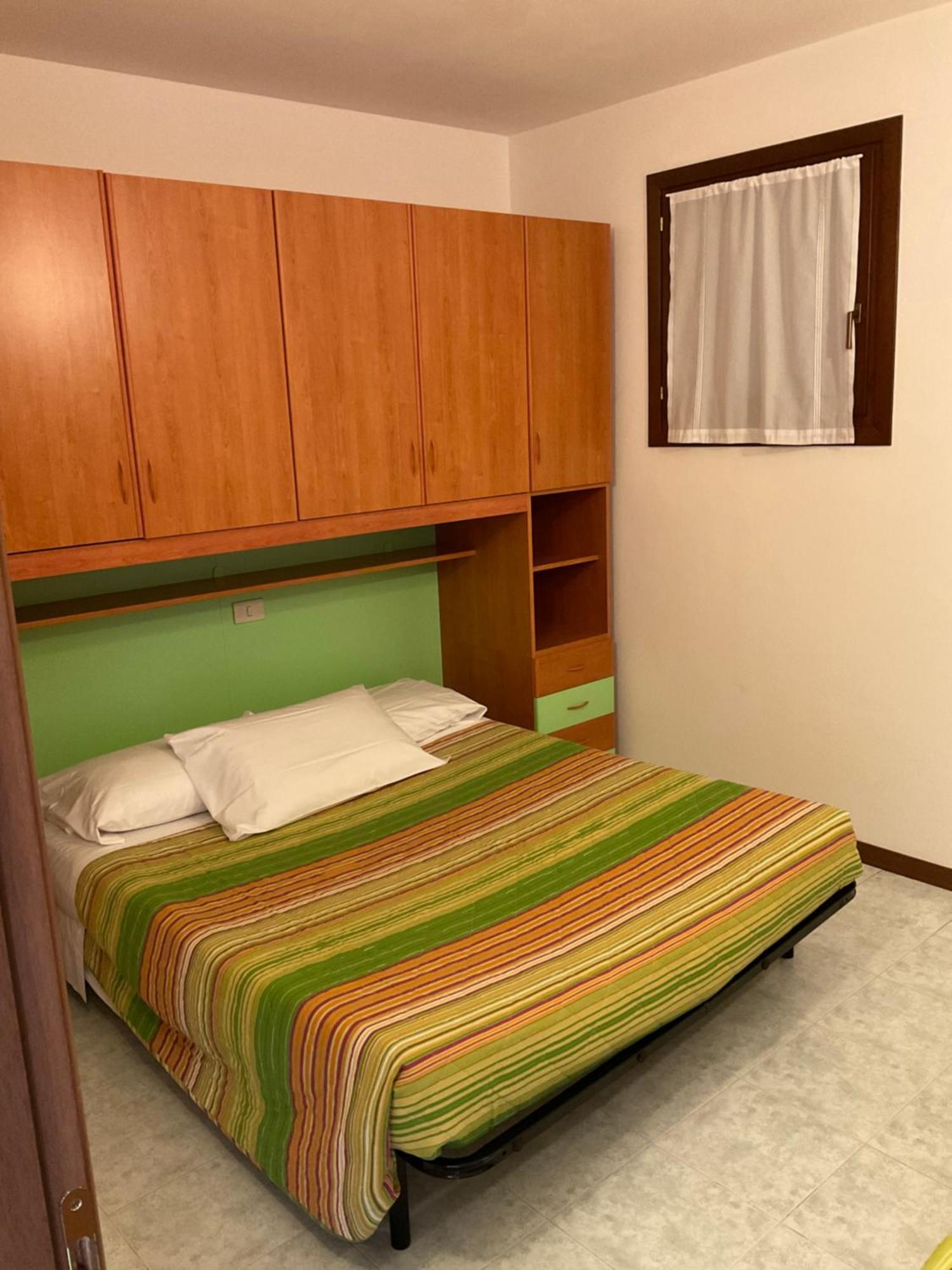 Hotel Apartments Villaggio Dei Fiori 4 Stars Luxury - Great Family Resort - Pet Friendly - With Hypermarket - Delivery Restaurant-Pizzeria - Room Breakfast With Supplement - Ultra Fast Wi-Fi - Play Area For Children - Olympic Swimming Pool - Parking Caorle Bagian luar foto