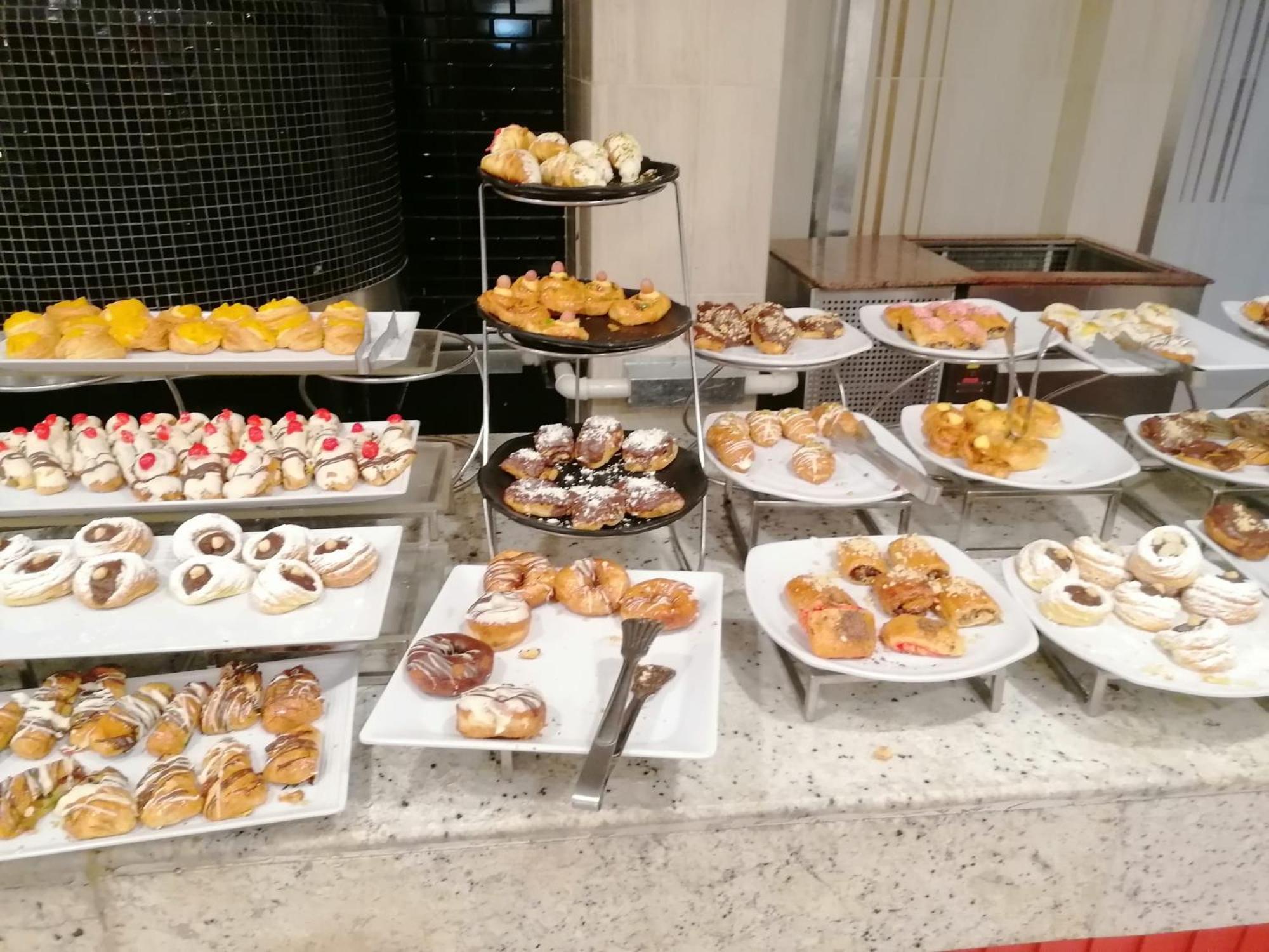 Hotel Apartments Villaggio Dei Fiori 4 Stars Luxury - Great Family Resort - Pet Friendly - With Hypermarket - Delivery Restaurant-Pizzeria - Room Breakfast With Supplement - Ultra Fast Wi-Fi - Play Area For Children - Olympic Swimming Pool - Parking Caorle Bagian luar foto
