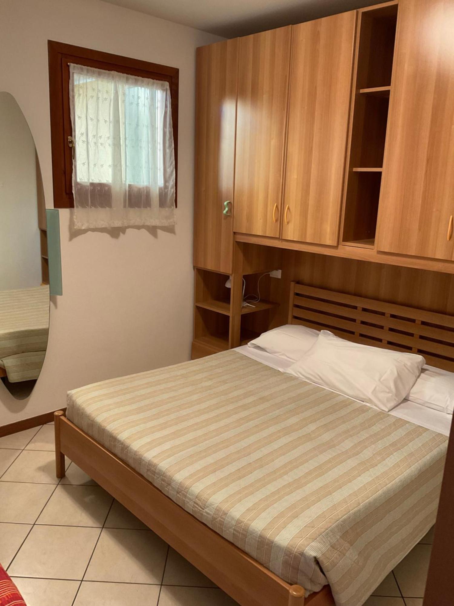 Hotel Apartments Villaggio Dei Fiori 4 Stars Luxury - Great Family Resort - Pet Friendly - With Hypermarket - Delivery Restaurant-Pizzeria - Room Breakfast With Supplement - Ultra Fast Wi-Fi - Play Area For Children - Olympic Swimming Pool - Parking Caorle Bagian luar foto